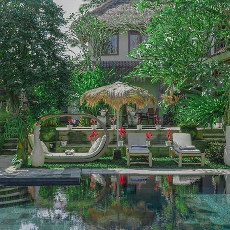 ホテル Lokasari Retreat ウブド エクステリア 写真