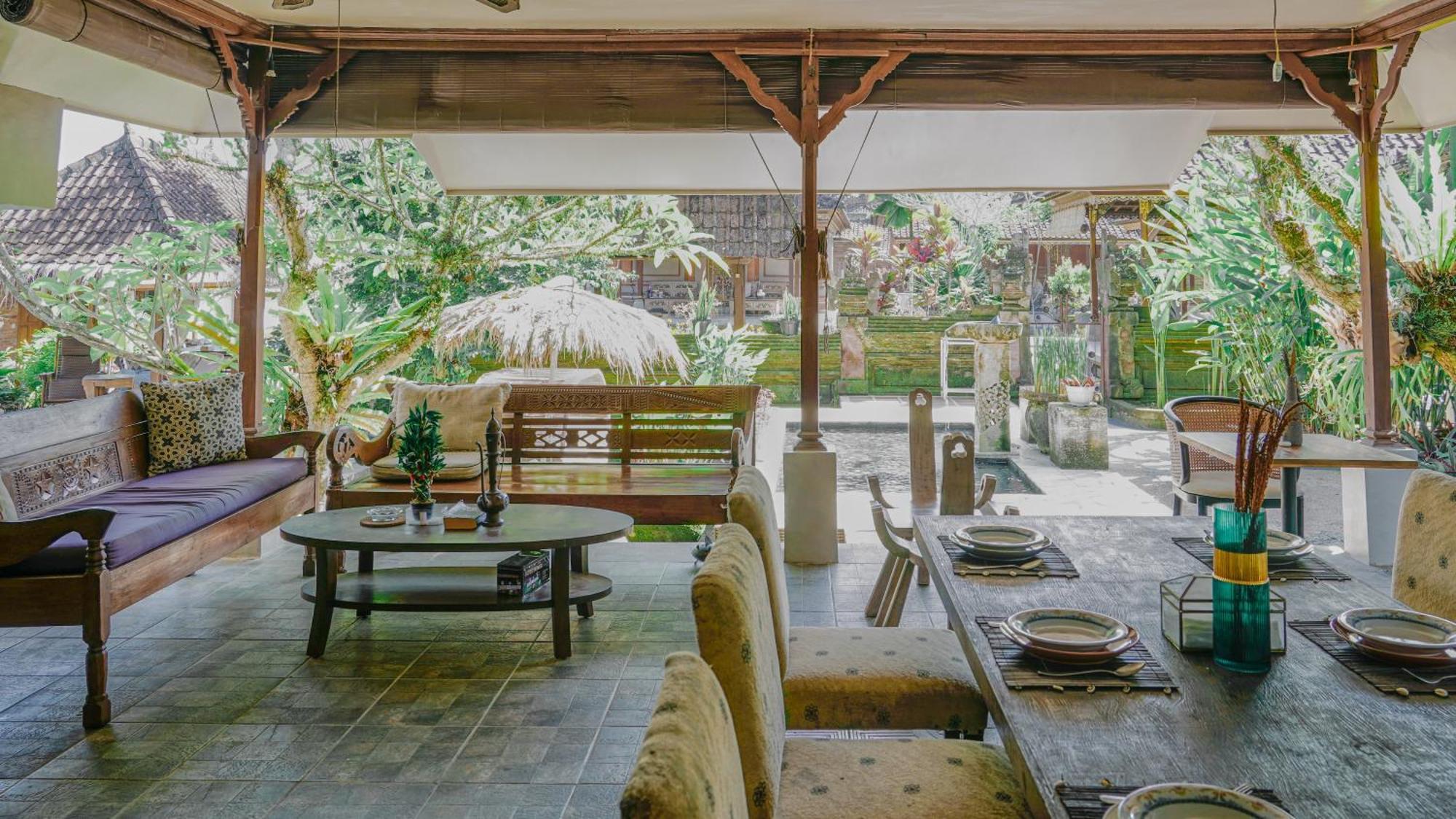 ホテル Lokasari Retreat ウブド エクステリア 写真