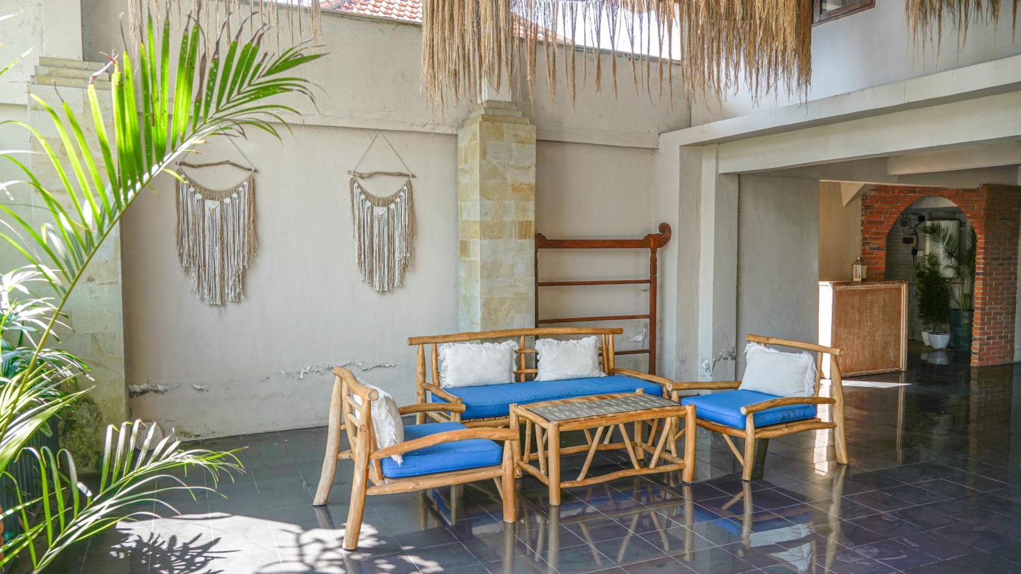 ホテル Lokasari Retreat ウブド エクステリア 写真