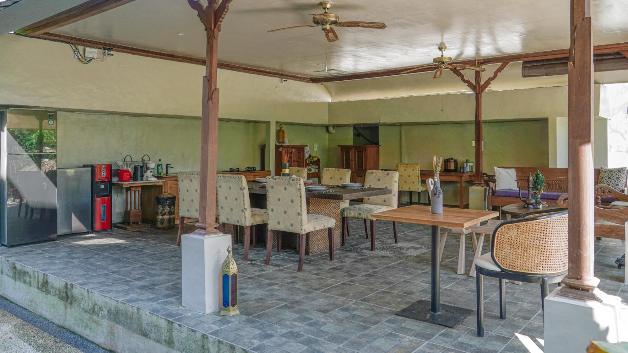 ホテル Lokasari Retreat ウブド エクステリア 写真