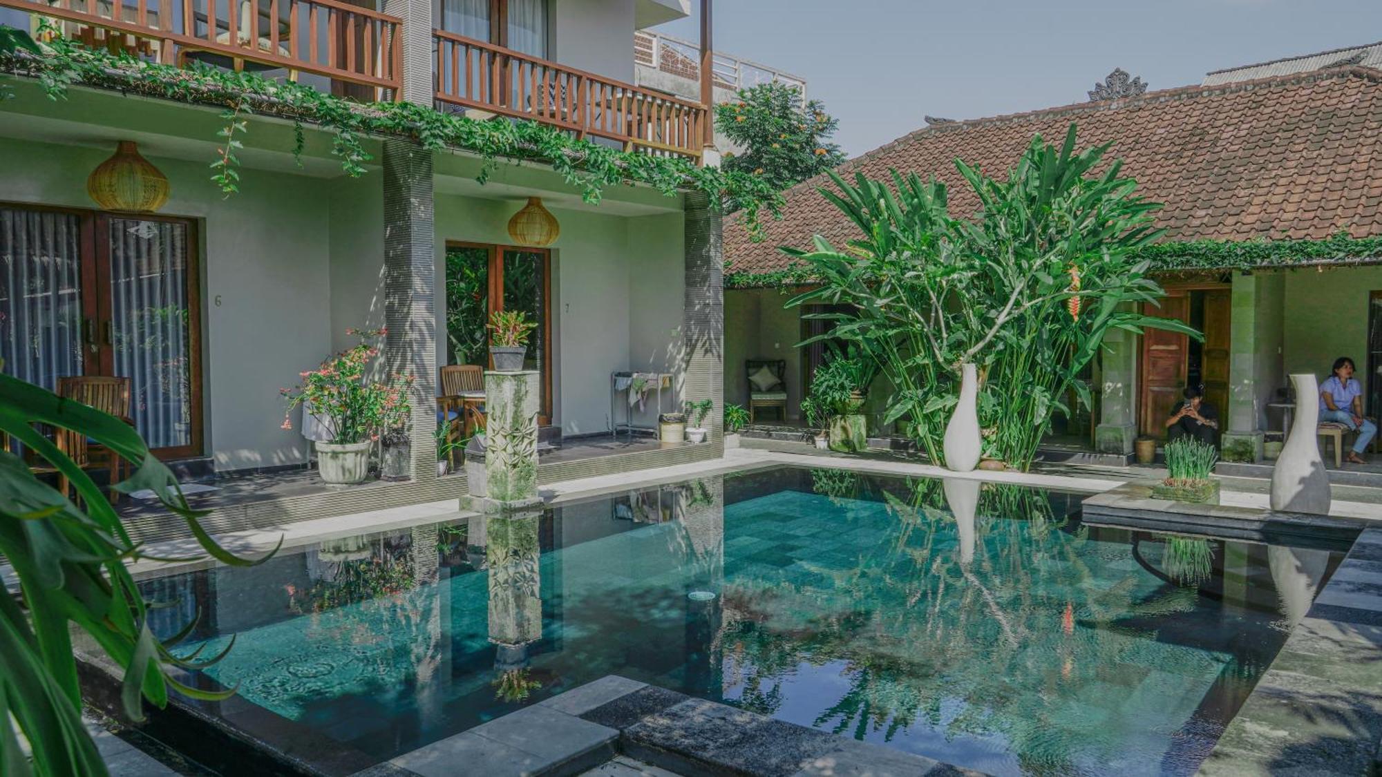 ホテル Lokasari Retreat ウブド エクステリア 写真