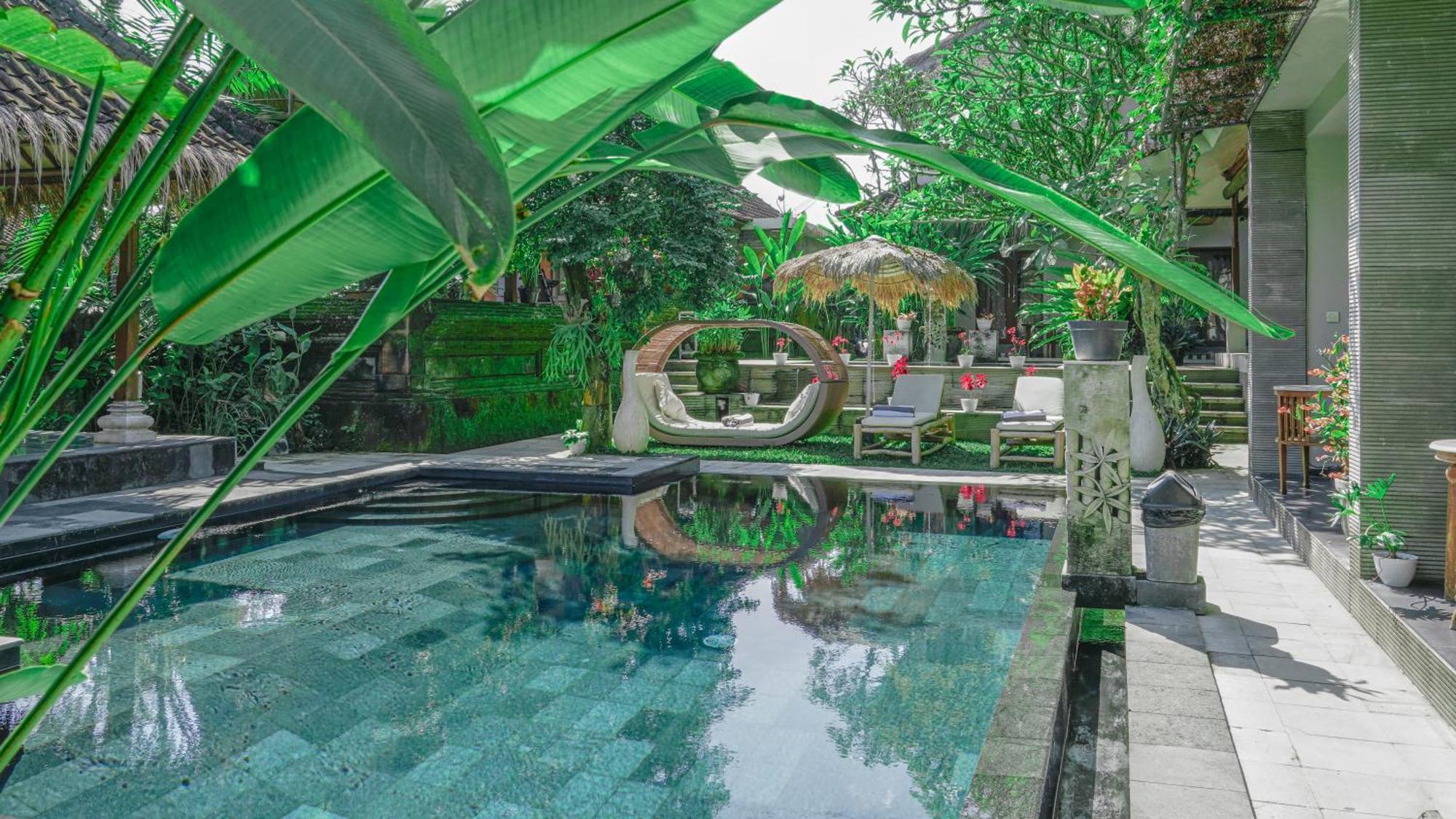 ホテル Lokasari Retreat ウブド エクステリア 写真