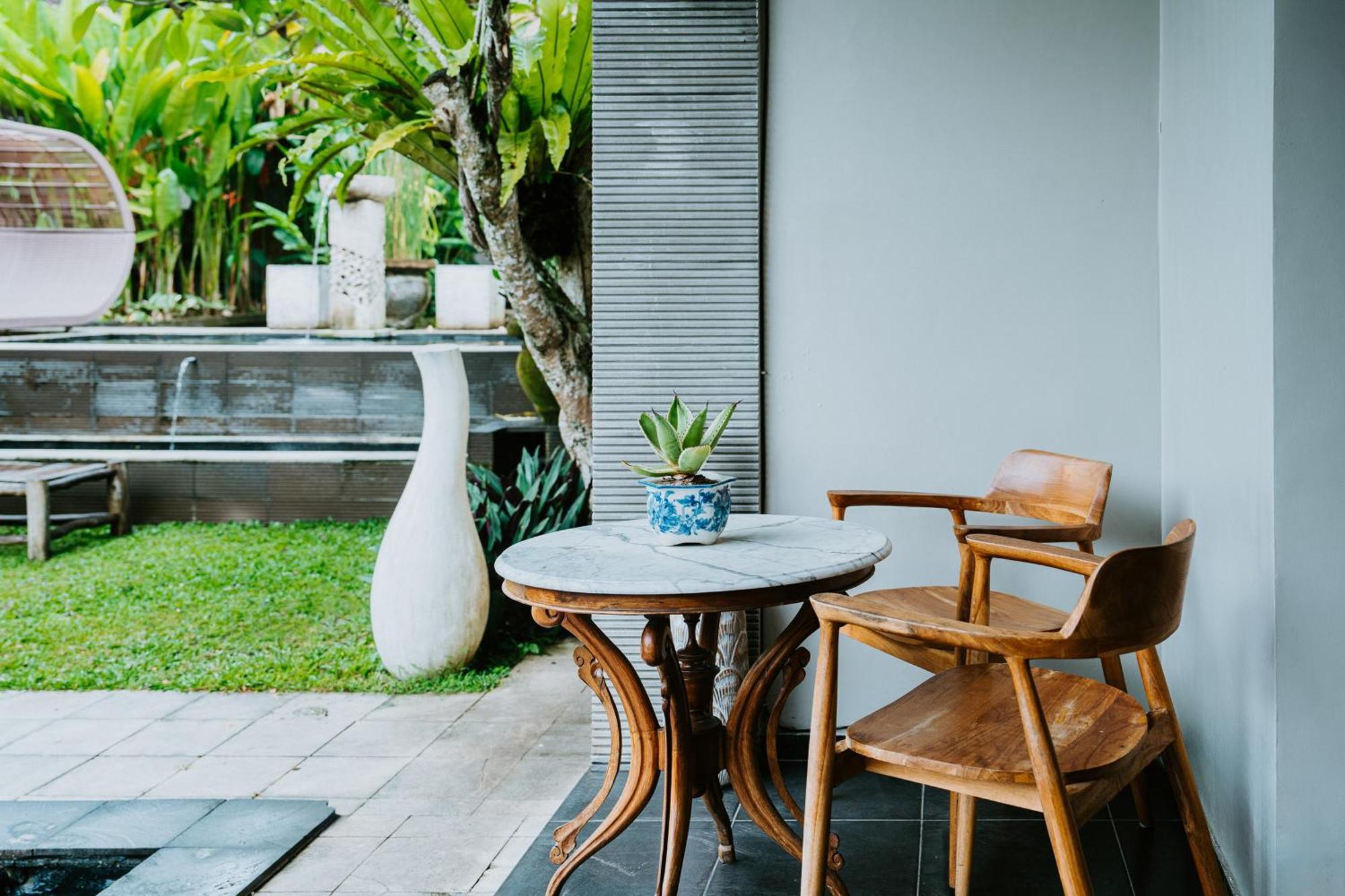 ホテル Lokasari Retreat ウブド エクステリア 写真