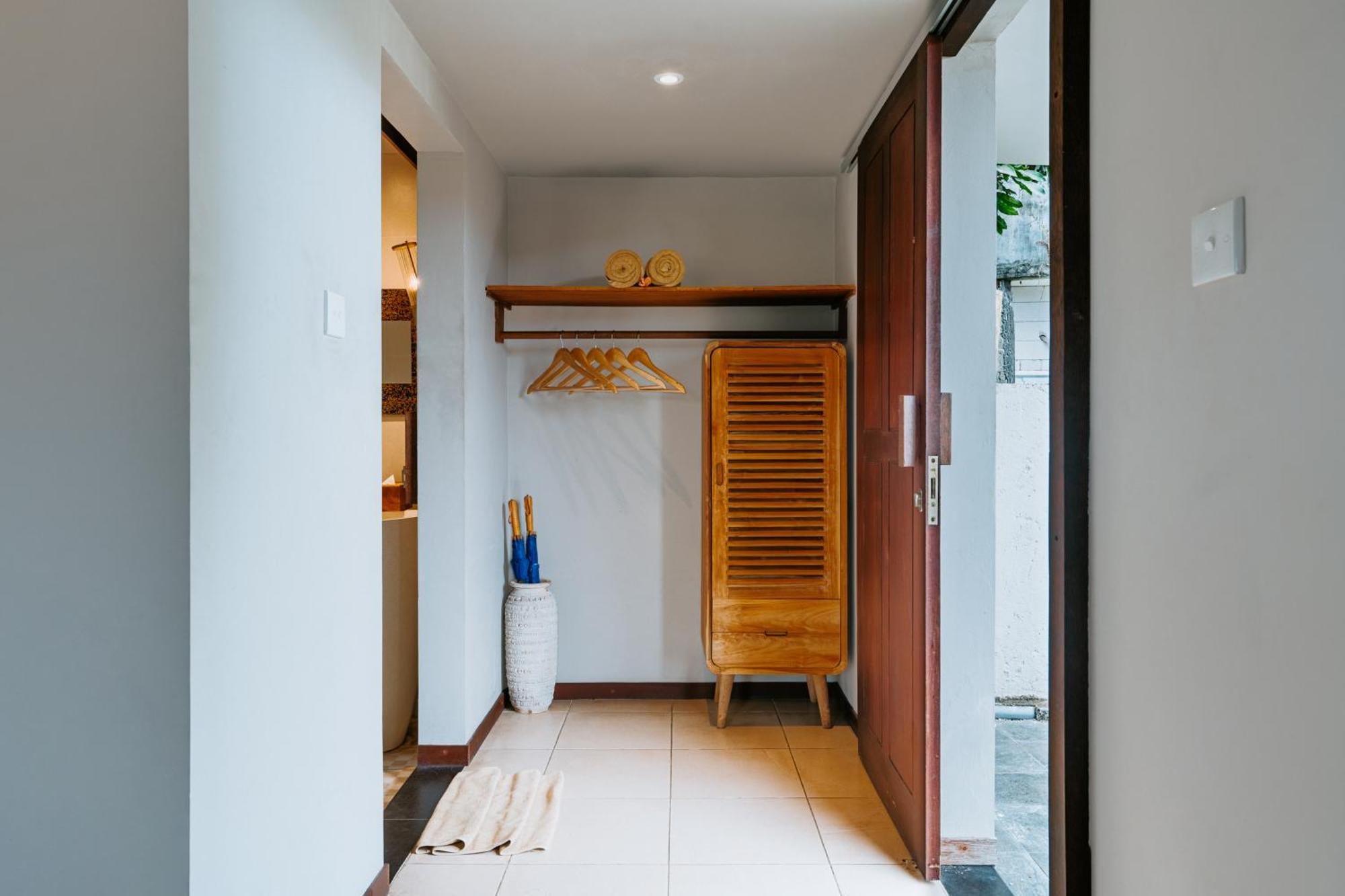ホテル Lokasari Retreat ウブド エクステリア 写真